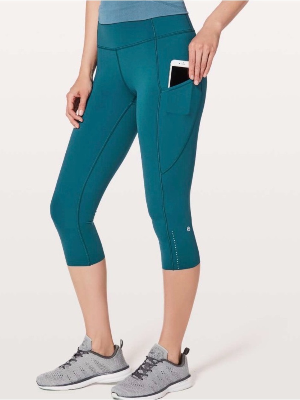 Lululemon sz 4 Fast & Free Crop II Nulux 19" Dark Uniform Blue (Teal) great cond